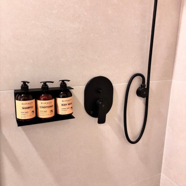 Rack Tocador de 3 (Shower Gel + Shampoo + Acondicionador) - Image 3